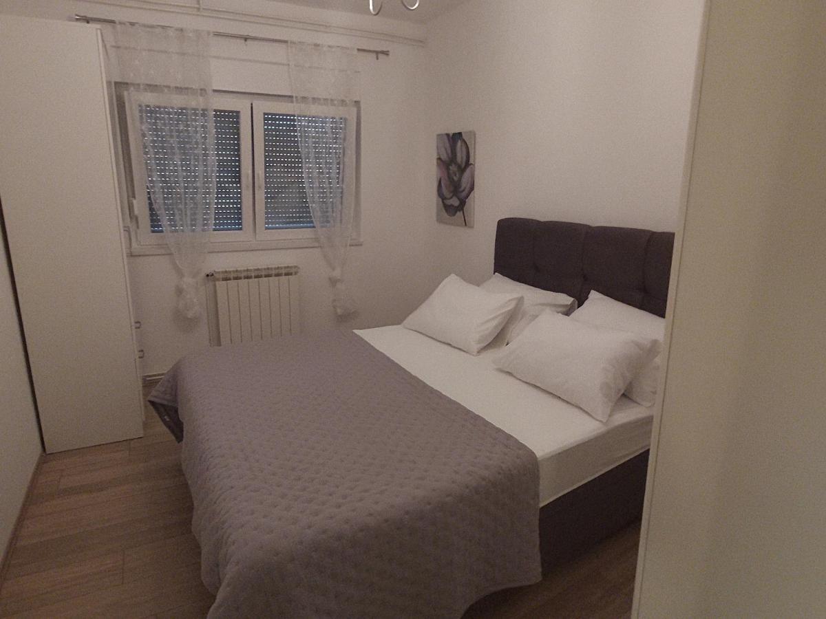 Apartman Miro ชิเบนิก ภายนอก รูปภาพ