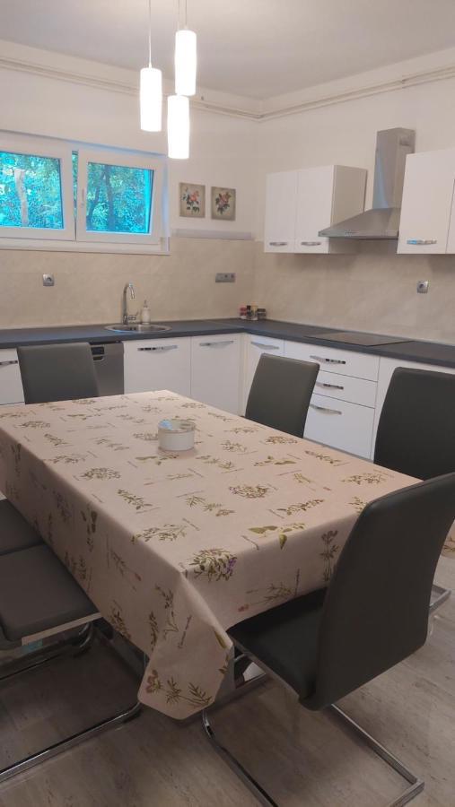 Apartman Miro ชิเบนิก ภายนอก รูปภาพ