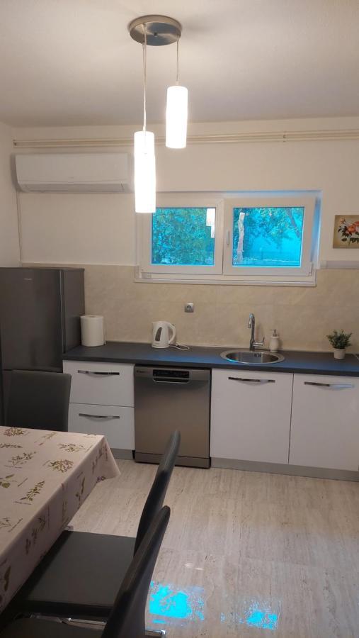 Apartman Miro ชิเบนิก ภายนอก รูปภาพ