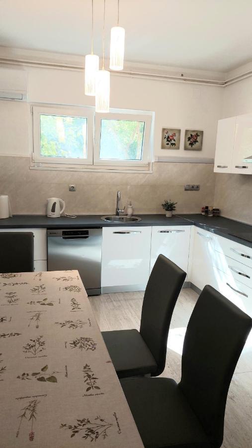 Apartman Miro ชิเบนิก ภายนอก รูปภาพ